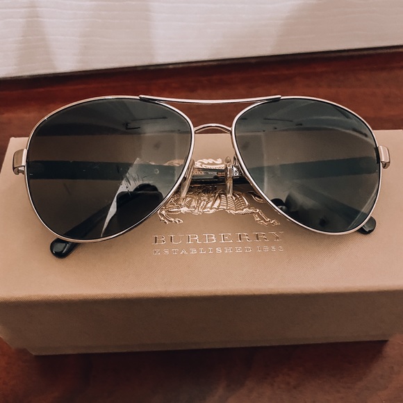 Burberry Accessories - Burberry Aviators Polarized